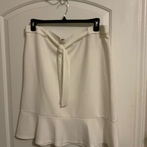 CHANEL White High-Low Skirt